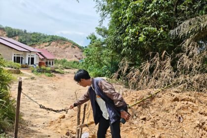Akses menuju lahan Galian C di RT 1 Kelurahan Kanaan (Klik Kaltim).