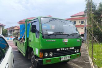 Polisi mengamankan truk towing yang terlibat kasus kecelakaan maut di Cipto Mangunkusumo, Bontang Utara.
