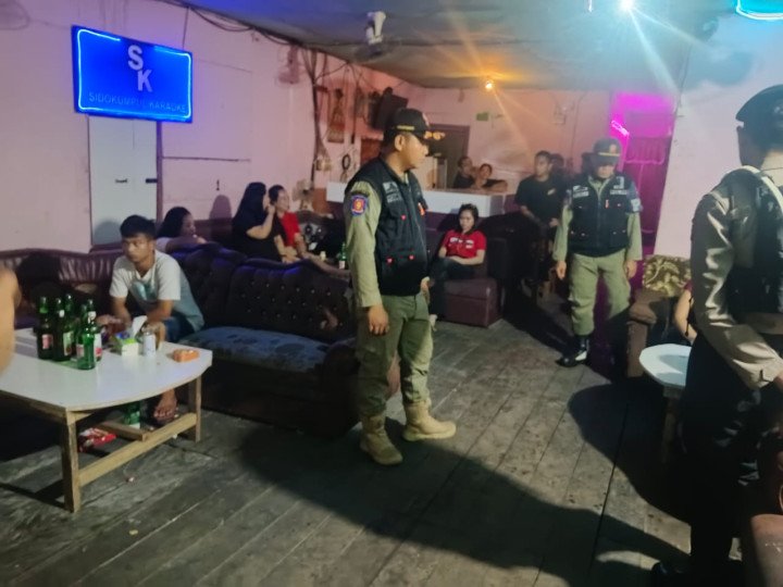 Petugas gabungan saat menggelar operasi di kawasan THM Prakla beberapa hari lalu.