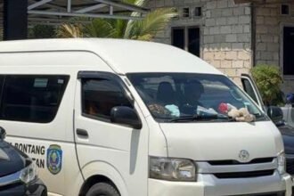 Mobil Dinas kesehatan Bontang. (Istimewa)