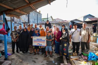 bantuan PT.Pupuk Kaltim kepada korban bencana kebakaran berbas tengah. (istimewa)