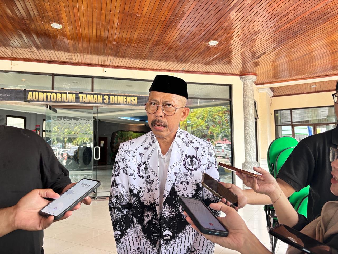 Kepala Disdikbud Bontang, Abdu Safa Muha. (istimewa)