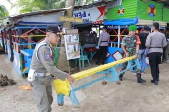 Penertiban lapak di Pulau Beras Basah.