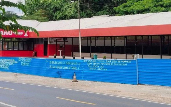 RM Sumedang KM 50 tutup. (istimewa)