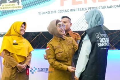 Neni Moerniaeni resmi membuka Workshop Pembuatan Film Pendek untuk Pelajar Kota Bontang, Senin (18/5/26). (istimewa)