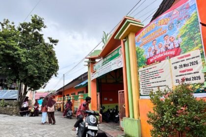Spanduk SPMB 005 Bontang Selatan. (istimewa)