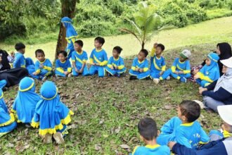pengenalan lingkungan kepada anak TK