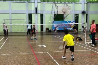 Suasana kegiatan olahraga bulu tangkis 02SN tingkat Kota Bontang jenjang SD dan SMP