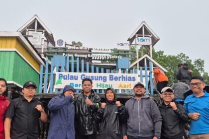 Kolaborasi antar OPD aksi bersih-bersih di Pulau Gusung, Kelurahan Guntung