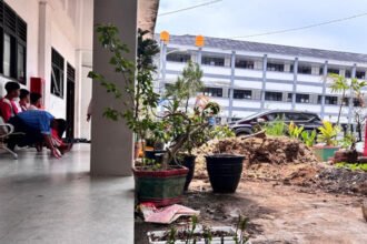 Salah satu program penghijauan di SMP Negeri 2 Bontang.
