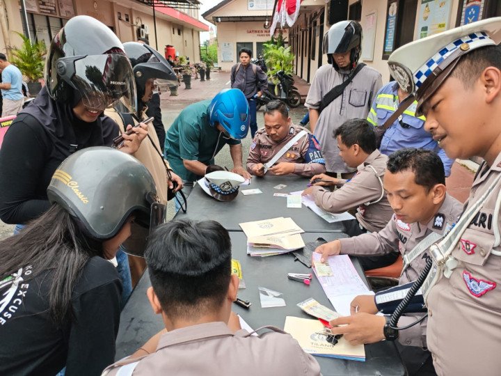Polantas menggelar razia di Jalan Bhayangkara beberapa waktu lalu. (Dok Klik Kaltim)