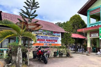 SMP Negeri 4 yang terletak di Kelurahan Gunung Telihan, Bontang Barat.