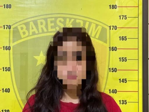 tersangka SM (27) diamankan polisi