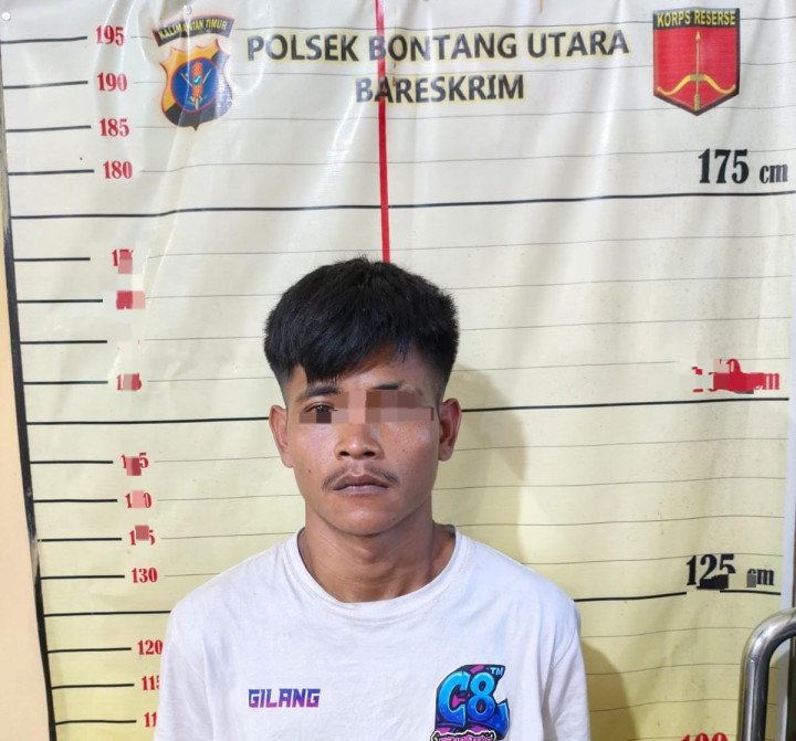 Tersangka diamankan polisi. (istimewa)