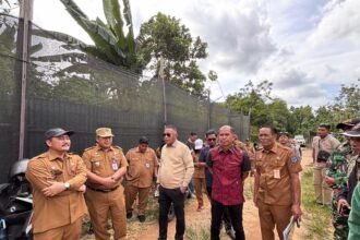 Komisi C DPRD Kota Bontang, meninjau akses Jalan Nusantara RT 1, Kelurahan Kanaan, Kecamatan Bontang Barat.