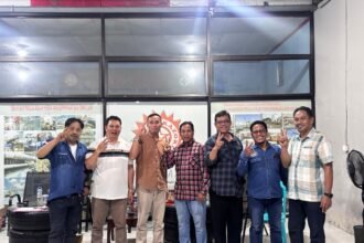 Anggota Komisi A DPRD Bontang, Muhammad Irfan (kedua dari kiri) usai melakukan sosialisasi program tenaga kerja di Jepang.
