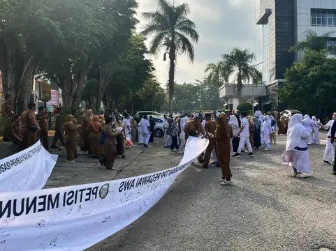aksi para nakes AWS tuntut kepastian pembayaran TPP. (istimewa)