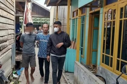 pelaku diamankan polsek sungai kunjang. (istimewa)