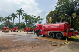 Pupuk Kaltim Buka Akses Air bagi Armada Pemadam