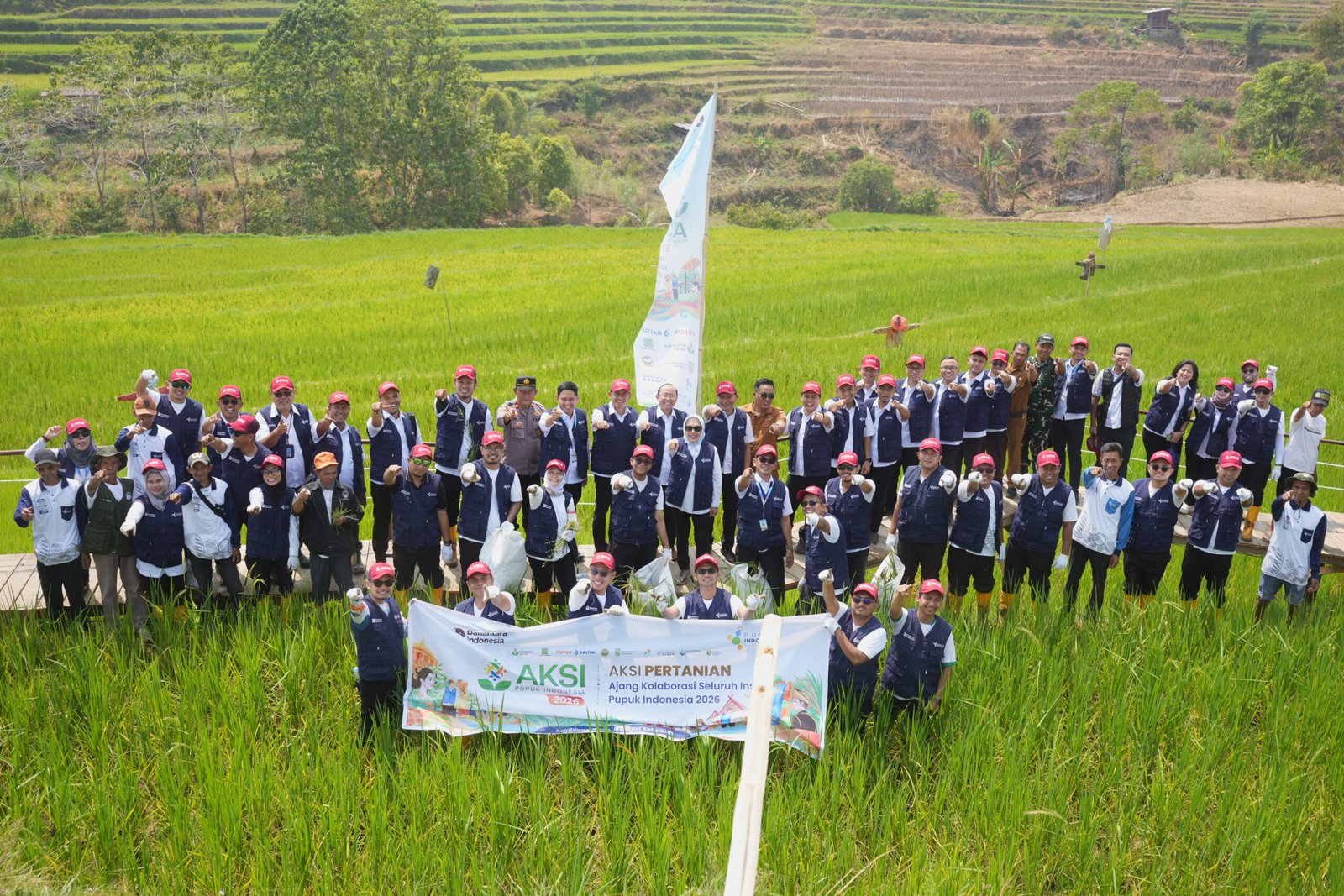 Bersama PT Pupuk Kalimantan Timur (Pupuk Kaltim) sebagai tuan rumah, sebanyak 100 karyawan dari 10 anak perusahaan hadir langsung dan hidup berdampingan dengan masyarakat di Bulutana, Gowa, Sulawesi Selatan, 12-16 Oktober 2026.