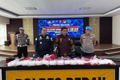 Polres Berau menunjukkan Barang Bukti 15kg narkotika jenis Sabu dalam Konferensi pers. (istimewa)