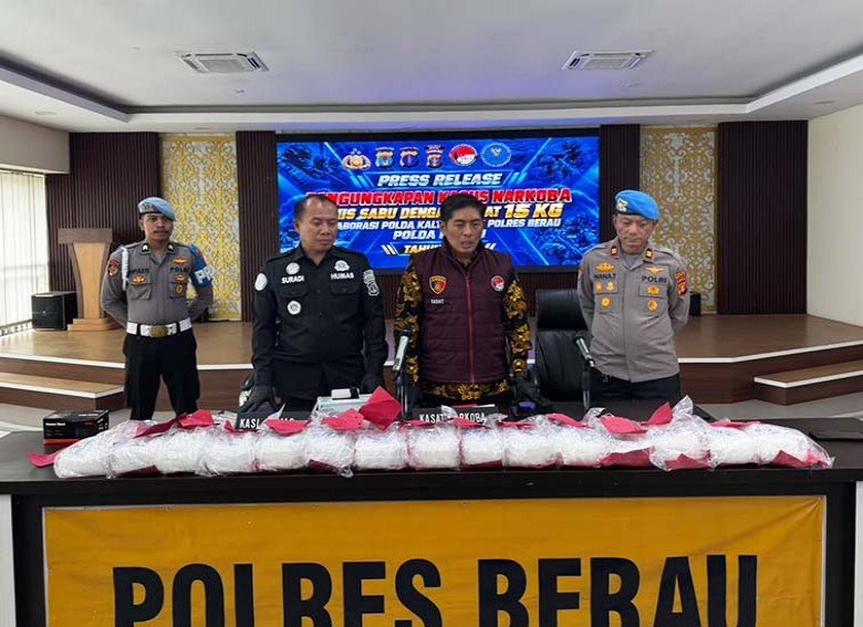 Polres Berau menunjukkan Barang Bukti 15kg narkotika jenis Sabu dalam Konferensi pers. (istimewa)