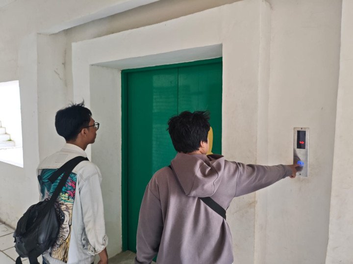lift di Pasar Rawa Indah yang kini diselidiki penyidik dari Kejaksaan Negeri Bontang. (istimewa)