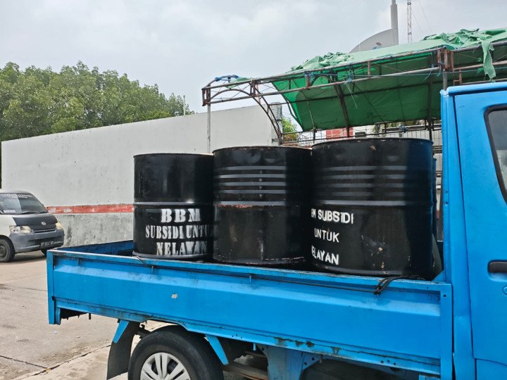 Pasokan solar subsidi di SPBN Tanjung Limau Bontang. (istimewa)