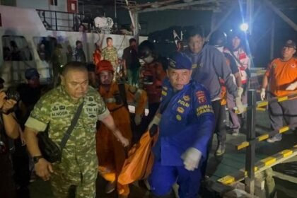 penumpang KMP Gajah Mada yang melompat di perairan Muara Kariangau Balikpapan ditemukan tewas. (Istimewa)