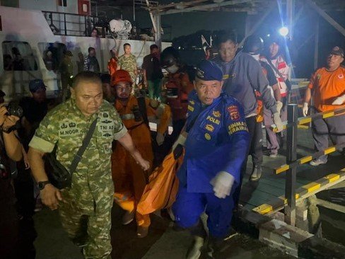 penumpang KMP Gajah Mada yang melompat di perairan Muara Kariangau Balikpapan ditemukan tewas. (Istimewa)